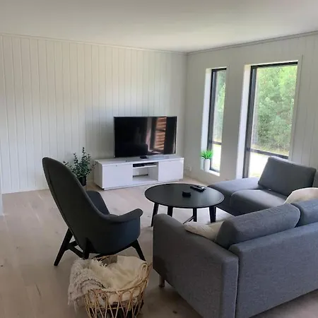 Apartman Ny Bolig Naer 'under' Spangereid