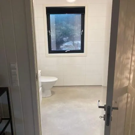 Ny Bolig Naer 'under' * Spangereid
